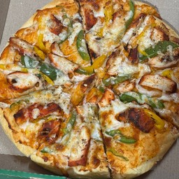 Chicken Tandoory cut pizza halal original