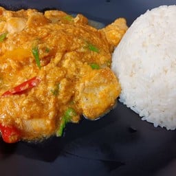 ข้าวราดกระหรี่ไก่