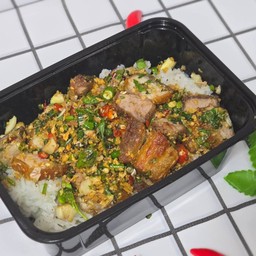 ข้าวราดคั่วพริกเกลือ