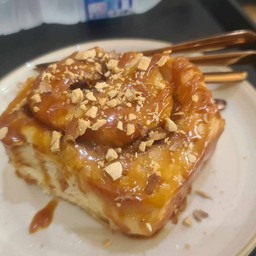 Caramel Cinnamon roll