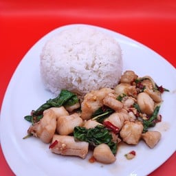 กระเพราไข่ปลาหมึก