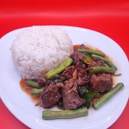 ผัดพริกแกงเนื้อเปื่อย