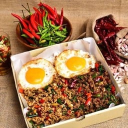กะเพราถาดจิ๋วสองใจ-หมูสับ+อกไก่สับ