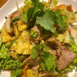 ยำเนื้อย่าง