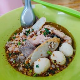 ก๋วยเตี๋ยวหมูต้มยำสูตรตลิ่งชัน มะนาวสด