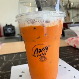 ชาไทยสูตรเข้มข้นทางร้าน