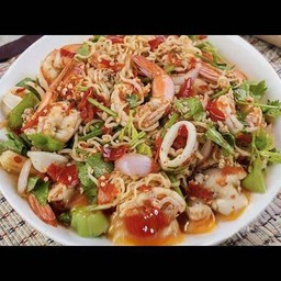 ยำมาม่ารวมมิตร