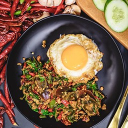 กะเพราหมูสับไข่เยี่ยวม้า -ราคาไม่รวมไข่ดาว
