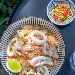 ข้าวผัดปลาหมึก Fried rice with squid