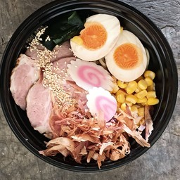 คัตสึโอะราเมนหมูชาชู