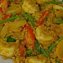 กุ้งผัดผงกระหรี่