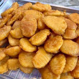 โครตทอด ยำไก่แซ่บ