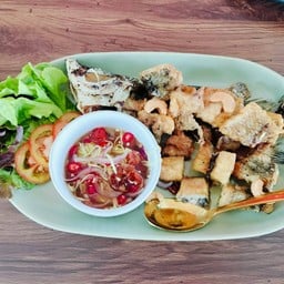 กะพงทอดน้ำปลา