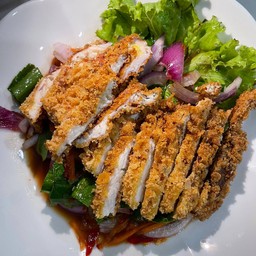 ยำไก่กรอบปลาร้า