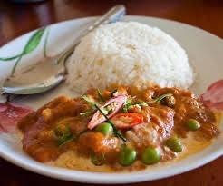 พะแนงหมูราดข้าว