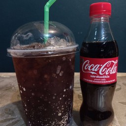 โค้ก+แก้ว+น้ำแข็งพร้อมหลอด