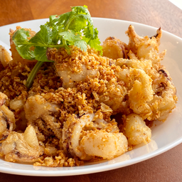 ปลาหมึกไข่ทอดกระเทียม