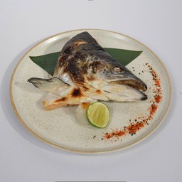 หัวปลาแซลมอนย่าง