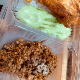 หมูสับผัดซีอิ๊ว-ราดข้าว