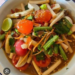 ตำไหลบัวหมูยอไข่แดงเค็มปลาร้า