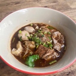 กิ่ง ก้าม ปู ก๋วยเตี๋ยวเรือรสเด็ด