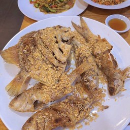 ปลาสามสหายทอด