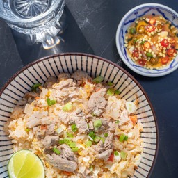 ข้าวผัดหมู Fried rice with pork