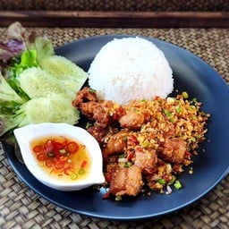 ข้าวหมูคั่วพริกเกลือ