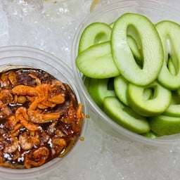 Green Mango With Sweet Fish Sauce