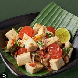 ยำหมูยอไข่แดงเค็ม