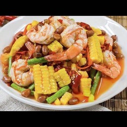 ยำข้าวโพดกุ้งลวก