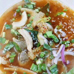 ต้มแซ่บเครื่องในเนื้อ