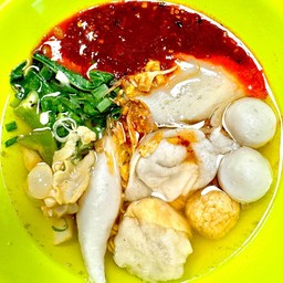 เกาเหลาลูกชิ้นปลาโฟยำ