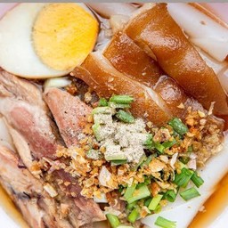 ก๋วยจั๊บขาหมู
