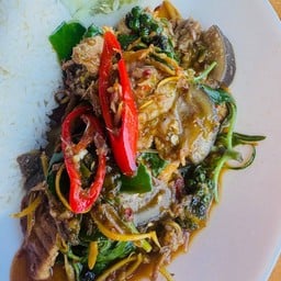 ข้าวผัดฉ่า ปลาบึก