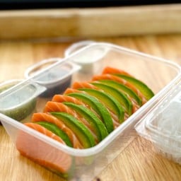 แซลมอน+อโวคาโด้ 200กรัม