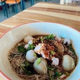 ก๋วยเตี๋ยวเรือมั่งมี
