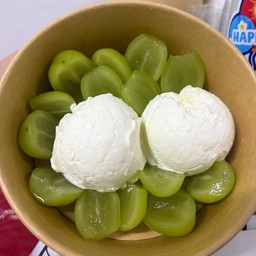 Greek yogurt 2 สกูป Shinemuscat + Honey