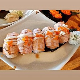 ซูชิแซลม่อนเบิร์นสไปร์ซี่