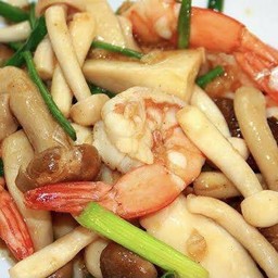 ผัดผักรวมกุ้ง