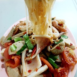 ตำเส้นเล็ก กุ้ง ปลาหมึก หมูยอ