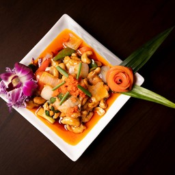 ไก่ผัดเม็ดมะม่วง