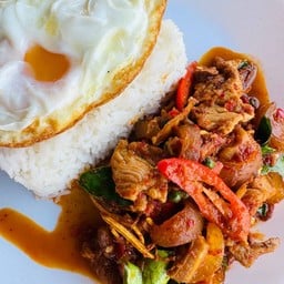 ข้าวผัดเผ็ด หมูป่า