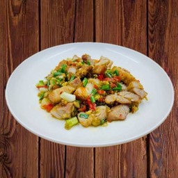 สามชั้นคั่วพริกเกลือ