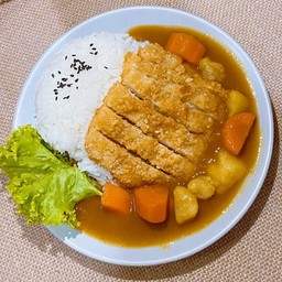 ข้าวยำไก่แซ่บ ไก่กร๊อบ กรอบบ ยำไก่แซ่บ