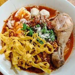 ก๋วยเตี๋ยวต้มยำน่องไก่ตุ๋น