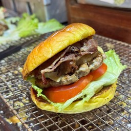 beef burger + becon