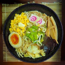 มิโซะบัตเตอร์คอร์นราเมง+ไข่ดอง Miso Buttercorn+Pickled eeg