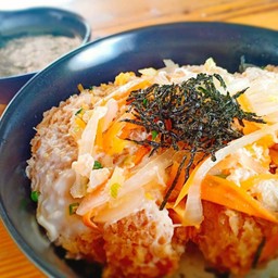 ข้าวคัตสึด้งหมูทอด