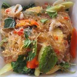 ผัดขี้เมาทะเลวุ้นเส้น